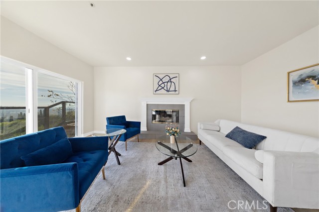 Detail Gallery Image 13 of 49 For 1522 Maxwell Ln, Vista,  CA 92084 - 3 Beds | 2/1 Baths