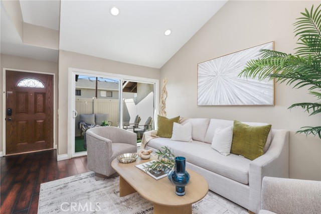 Detail Gallery Image 5 of 34 For 124 S Valencia, La Habra,  CA 90631 - 3 Beds | 2/1 Baths