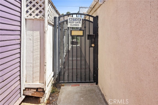 932 Coronado Avenue, Long Beach CA: https://media.crmls.org/medias/c1904cb8-32e9-4d70-8fdc-a441956b83a7.jpg