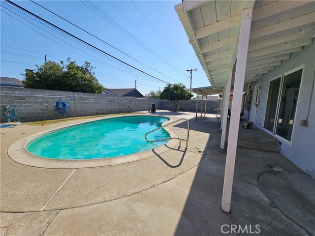 5573 Bonnie Brae Street, Montclair CA: https://media.crmls.org/medias/c190926f-d8e8-47a7-9116-828160ccde88.jpg