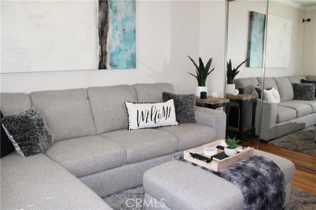 Detail Gallery Image 10 of 29 For 1532 S Dallas Dr, Anaheim,  CA 92804 - 3 Beds | 2/1 Baths