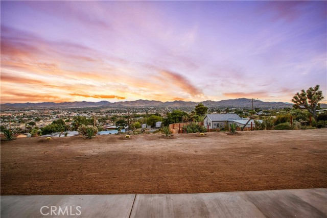 Detail Gallery Image 4 of 59 For 6879 Apache Trl, Yucca Valley,  CA 92284 - 3 Beds | 2 Baths