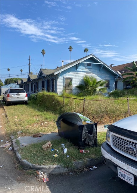 447 67th, Los Angeles, California 90003, ,Multi-Family,For Sale,67th,DW25222596