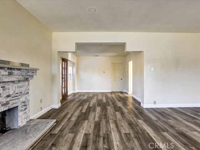 Detail Gallery Image 8 of 56 For 9607 Cypress, Fontana,  CA 92335 - 5 Beds | 5 Baths