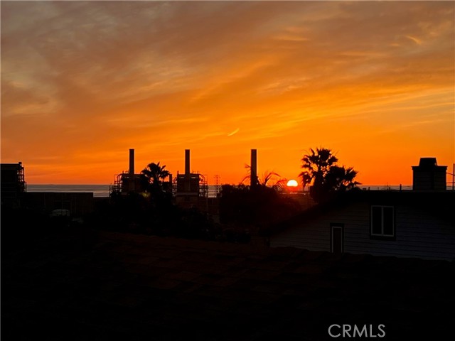 Detail Gallery Image 9 of 42 For 819 N. Maria, Redondo Beach,  CA 90277 - 3 Beds | 1 Baths