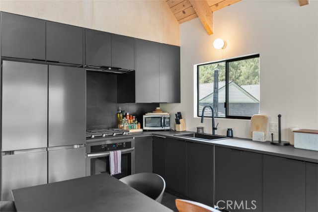 Detail Gallery Image 10 of 75 For 2220 Bernina Dr, –,  CA 93222 - 3 Beds | 2 Baths