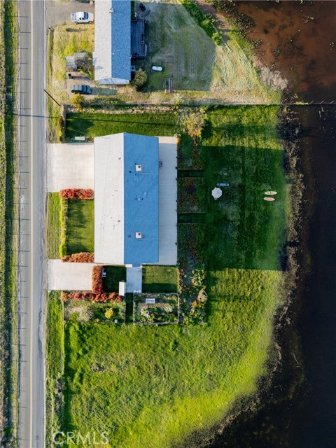 2260 Lakeshore Blvd, Upper Lake CA: https://media.crmls.org/medias/c192624e-6208-4488-99ec-1f65898d0876.jpg