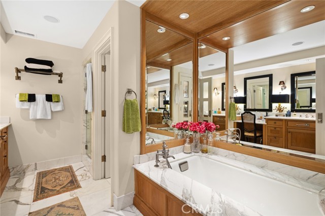 1030 Bayside Cove, Newport Beach CA: https://media.crmls.org/medias/c1927da0-a673-4316-9be7-1ca22f7a8617.jpg
