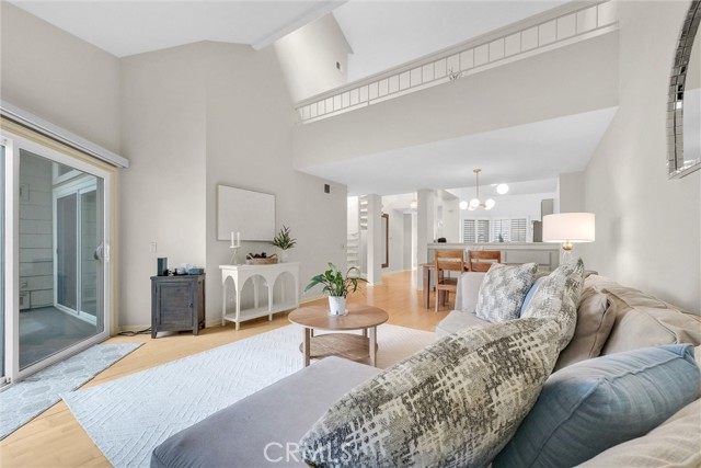 7402 Yellowtail Drive, Huntington Beach CA: https://media.crmls.org/medias/c192e70c-04ec-4a97-ac08-4ee9e8db2a66.jpg