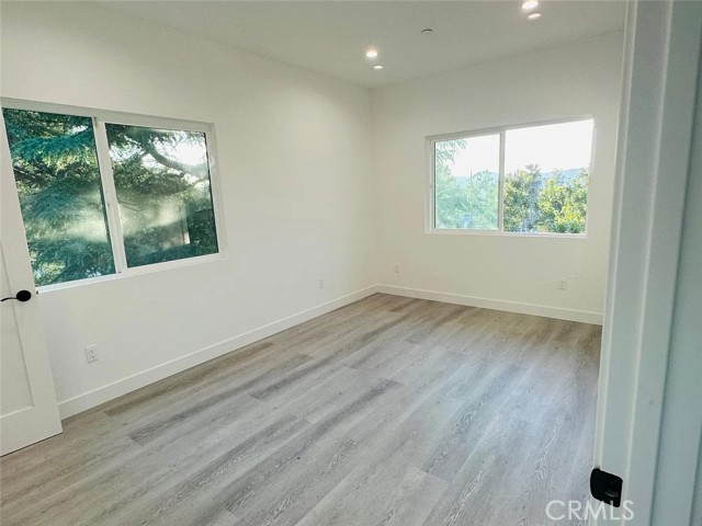 Detail Gallery Image 3 of 10 For 22823 Crespi St.,, Woodland Hills,  CA 91364 - 2 Beds | 2/1 Baths