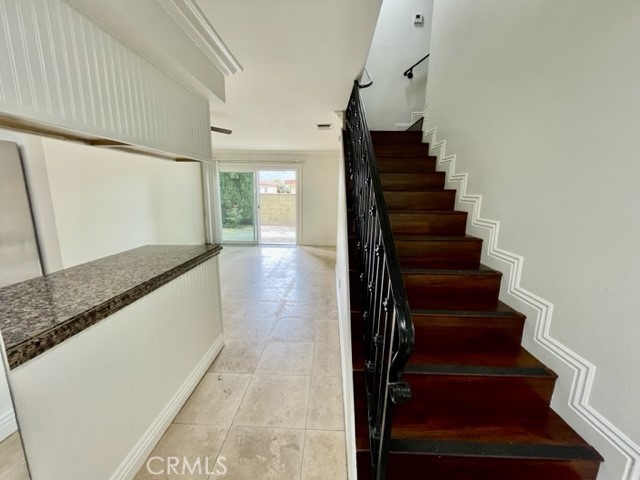Detail Gallery Image 14 of 27 For 2558 Orange Ave #4,  Costa Mesa,  CA 92627 - 3 Beds | 2/1 Baths