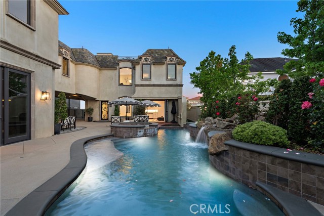 Detail Gallery Image 61 of 75 For 530 Kings Rd, Newport Beach,  CA 92663 - 5 Beds | 4/3 Baths