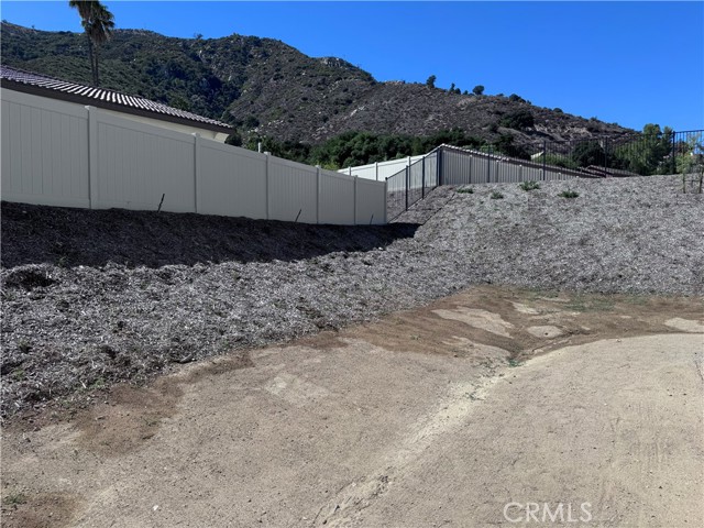 Detail Gallery Image 16 of 18 For 33313 Riverside, Lake Elsinore,  CA 92530 - 4 Beds | 3 Baths