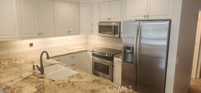 6221 Marina Pacifica N Drive, Long Beach CA: https://media.crmls.org/medias/c194cee9-d48e-48a1-abc5-d69cc06c937f.jpg