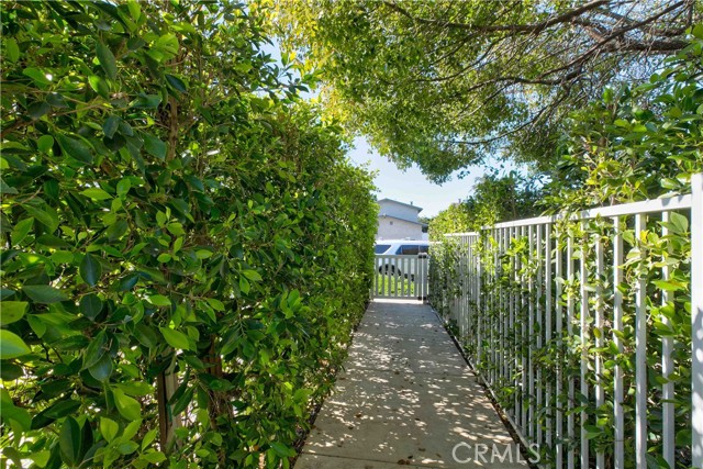 Detail Gallery Image 9 of 61 For 7700 Winnetka, Winnetka,  CA 91306 - 5 Beds | 3 Baths