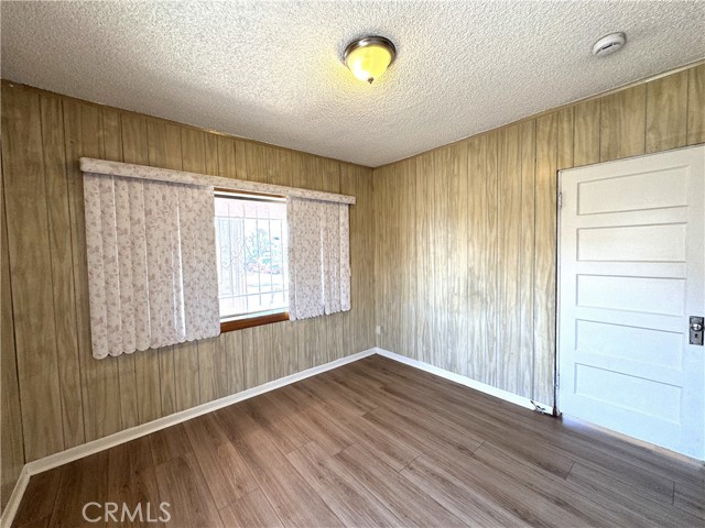 1049 W 65th Place, Los Angeles CA: https://media.crmls.org/medias/c196096c-93d4-4aa1-83f8-a760c83f54ff.jpg