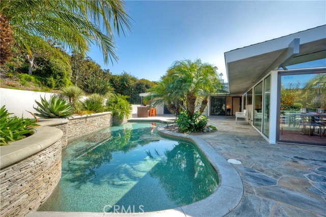 Front Image Thumbnail for CROC25249889