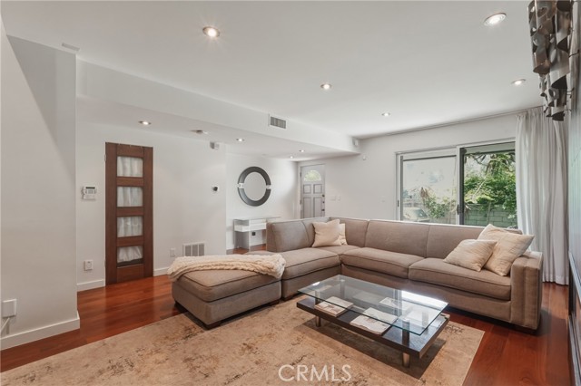 Detail Gallery Image 5 of 48 For 13231 Fiji Way #H,  Marina Del Rey,  CA 90292 - 3 Beds | 2/1 Baths