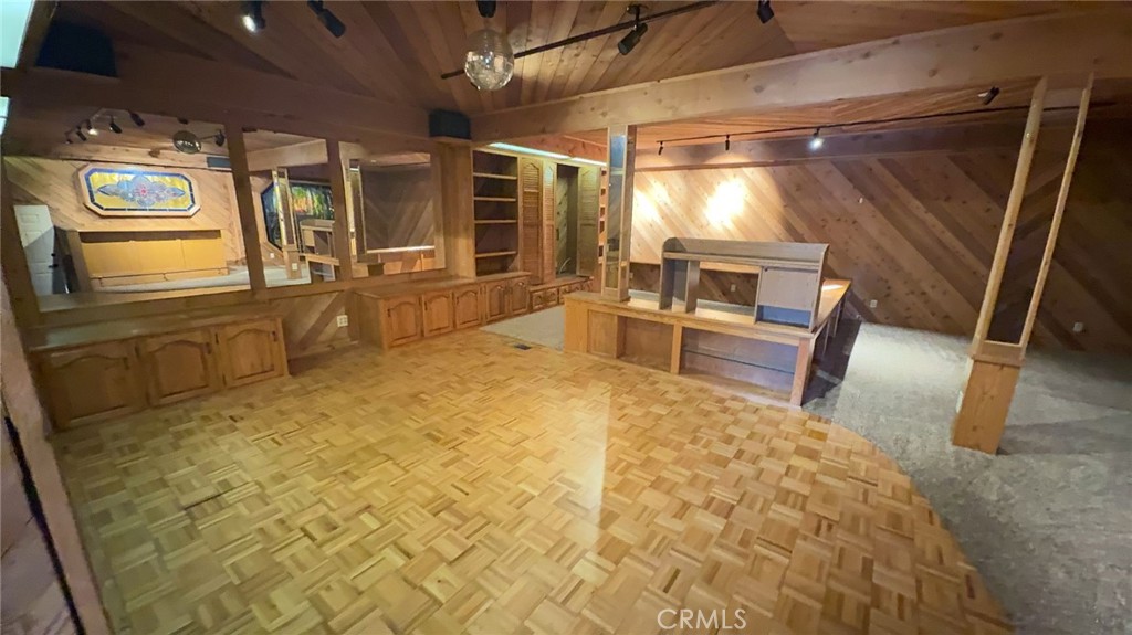 https://media.crmls.org/medias/c197be48-8d40-46e8-b769-40d9ea5d822b.jpg?preset=X-Large