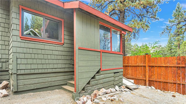 Detail Gallery Image 7 of 48 For 712 W Big Bear Bld, Big Bear City,  CA 92314 - 3 Beds | 2 Baths