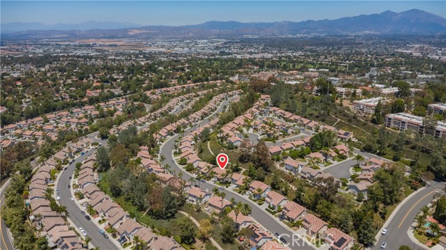 56 Egret Lane, Aliso Viejo CA: https://media.crmls.org/medias/c19874fc-7f8c-47d5-ab77-d7ce47810e90.jpg