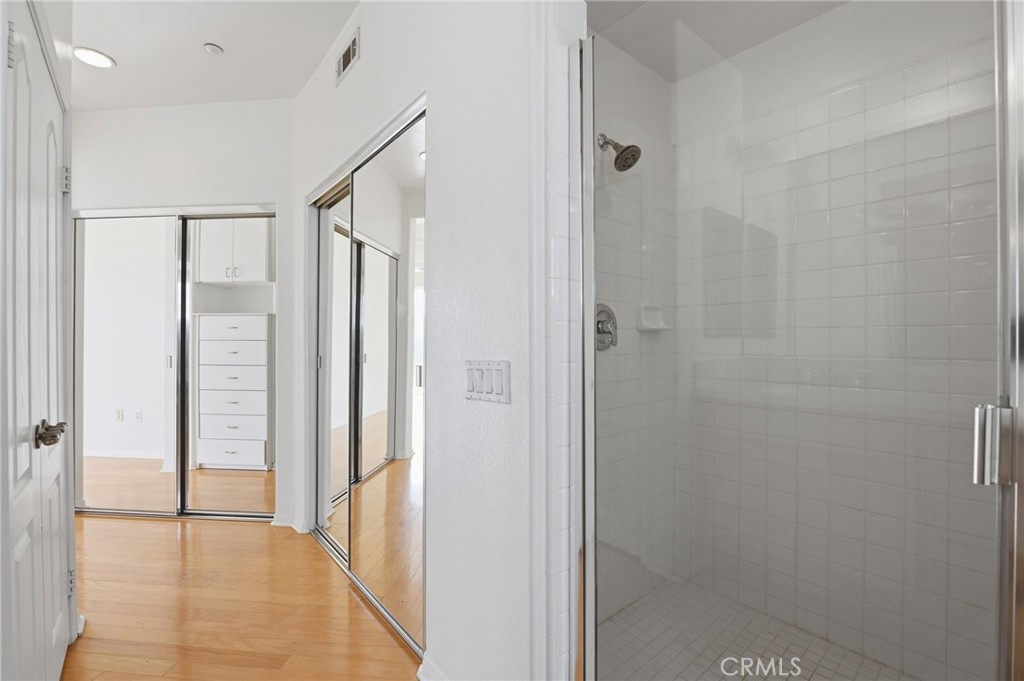 https://media.crmls.org/medias/c198ff94-feb1-4276-b025-e7915a8987ae.jpg?preset=X-Large