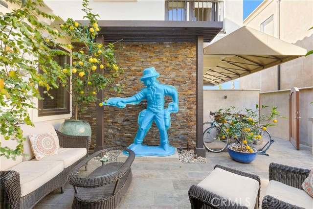 Detail Gallery Image 10 of 25 For 319 Orchid, Corona Del Mar,  CA 92625 - 4 Beds | 3/1 Baths