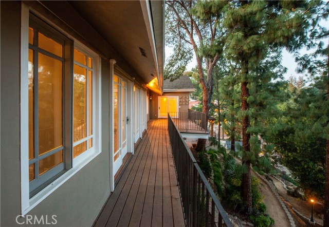 Detail Gallery Image 50 of 54 For 22757 Plummer St, Chatsworth,  CA 91311 - 3 Beds | 3 Baths