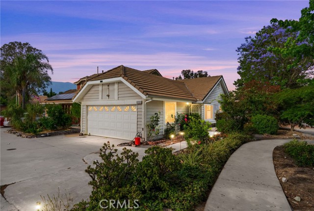12325 Bellflower Court, Rancho Cucamonga CA: https://media.crmls.org/medias/c199fc5d-eee5-47a9-88bf-8a13244ce544.jpg