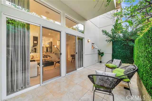 Detail Gallery Image 4 of 42 For 1020 Hilldale, West Hollywood,  CA 90069 - 3 Beds | 3 Baths