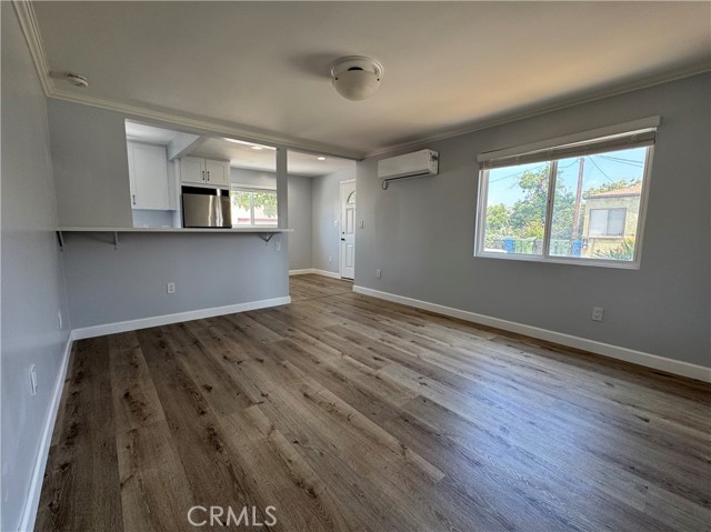 219 1/2 S Eucalyptus Avenue, Inglewood CA: https://media.crmls.org/medias/c19ab534-cd67-4765-8941-72e4d0fe7744.jpg