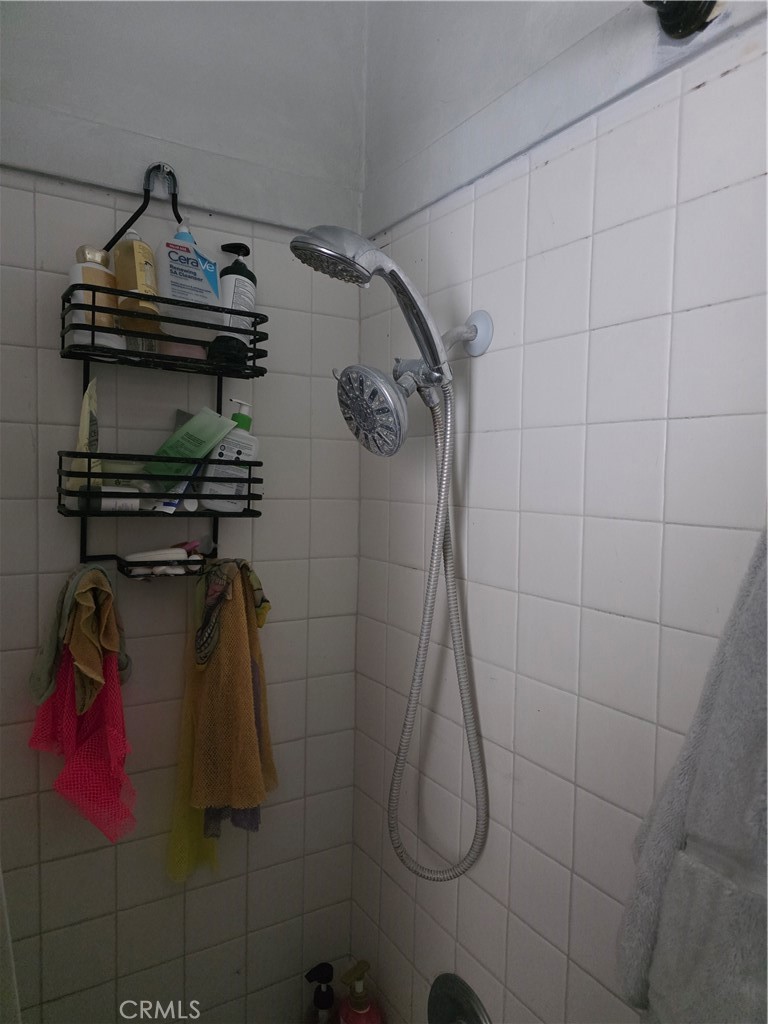 https://media.crmls.org/medias/c19c2d8b-6e75-4089-bf42-76af13dba8d1.jpg?preset=X-Large