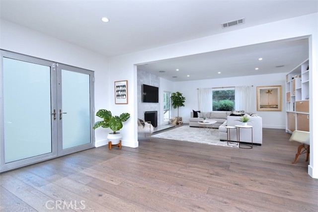 Detail Gallery Image 9 of 59 For 3551 Royal Woods Dr, Sherman Oaks,  CA 91403 - 4 Beds | 4/1 Baths