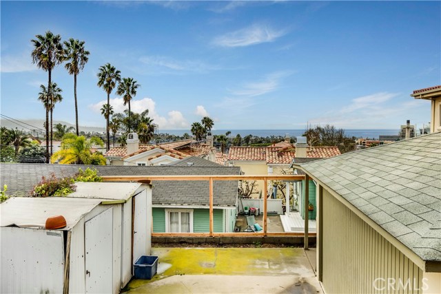 703 Lucia Avenue, Redondo Beach, California 90277, 2 Bedrooms Bedrooms, ,1 BathroomBathrooms,Residential,Sold,Lucia,SB17025295