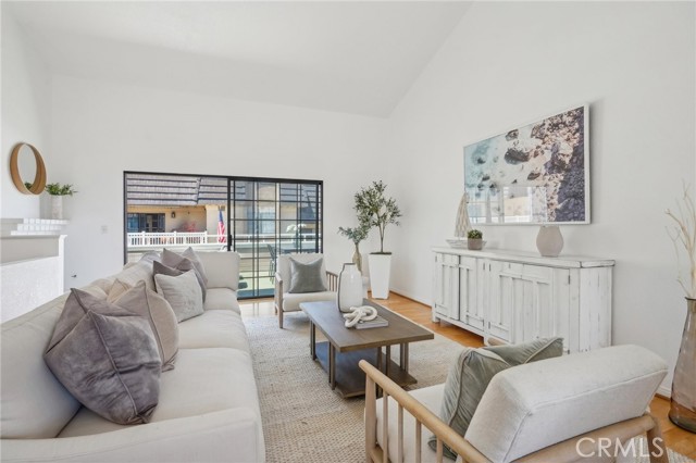 1924 Mathews Avenue, Redondo Beach CA: https://media.crmls.org/medias/c1a17ddf-20a8-4987-aa90-d43ef5b2d524.jpg