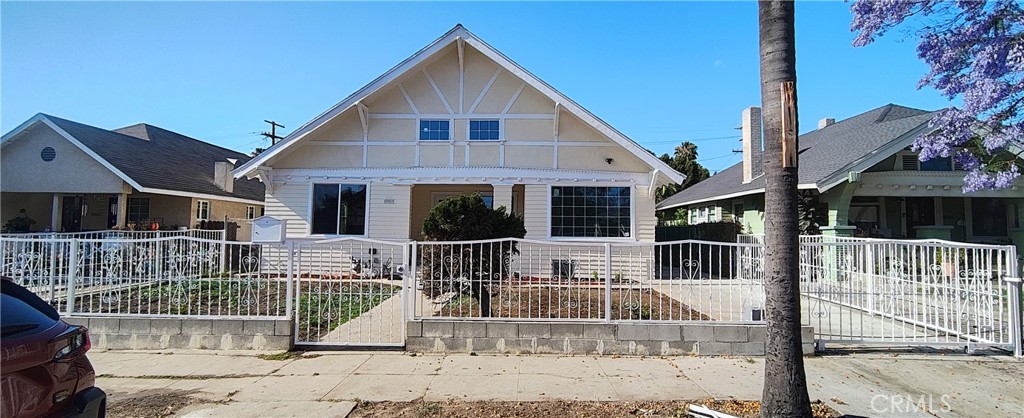 2041 W 29th
