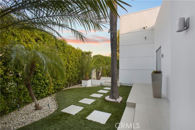 Detail Gallery Image 41 of 75 For 2791 Ellison Dr, Beverly Hills,  CA 90210 - 6 Beds | 6 Baths