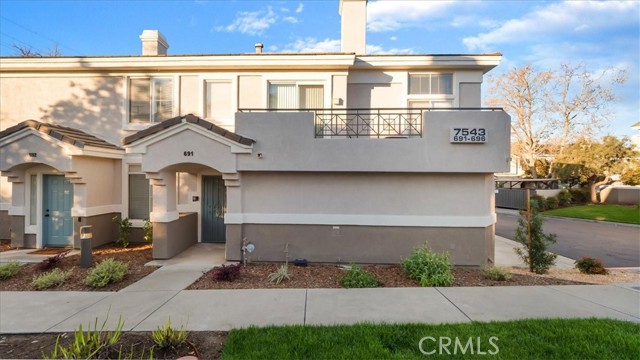 Detail Gallery Image 2 of 30 For 7543 W Liberty #691,  Fontana,  CA 92336 - 3 Beds | 2 Baths