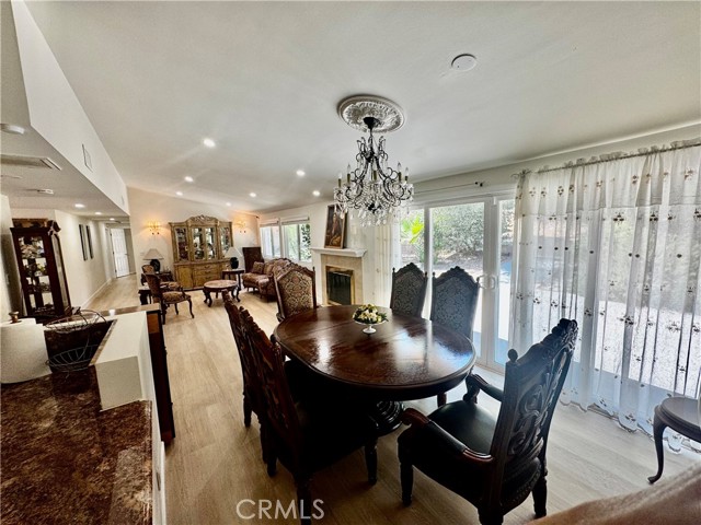 20537 Aetna Street, Woodland Hills CA: https://media.crmls.org/medias/c1a2c0f8-424c-45d1-be0b-2816684c3c85.jpg