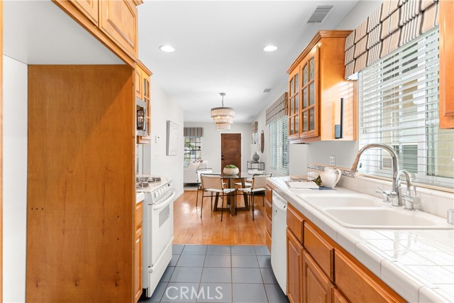 Detail Gallery Image 13 of 50 For 1518 Ocean Ave, Seal Beach,  CA 90740 - 3 Beds | 2 Baths