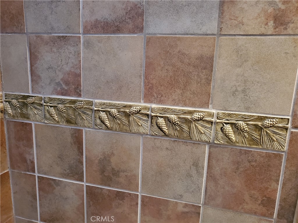 https://media.crmls.org/medias/c1a39be4-89d6-46de-8d13-3dfbf4524dc6.jpg?preset=X-Large