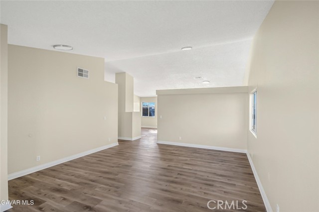 Detail Gallery Image 5 of 28 For 1048 Sequoia Lane, Rosamond,  CA 93560 - 3 Beds | 2 Baths