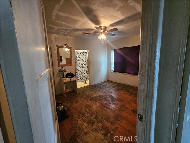 Detail Gallery Image 6 of 13 For 123 Douglas St, Bakersfield,  CA 93308 - 3 Beds | 1 Baths