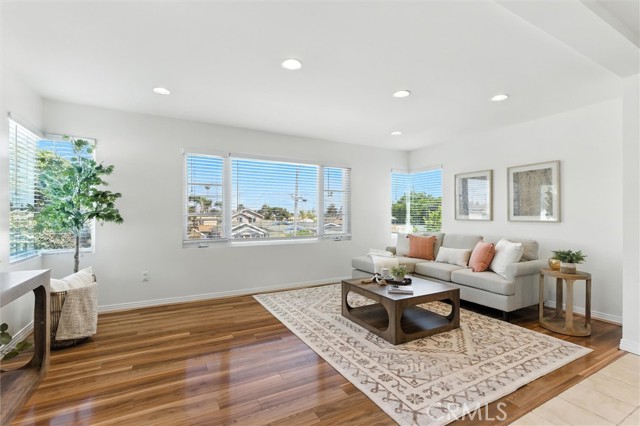 2613 S Kerckhoff Avenue, San Pedro CA: https://media.crmls.org/medias/c1a4cd51-6670-4188-b0a9-56d007471a57.jpg