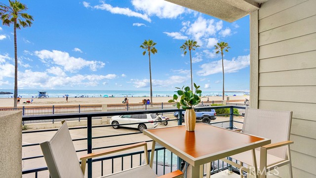 1202 N Pacific Street, Oceanside CA: https://media.crmls.org/medias/c1a51921-2b3f-4dbc-a01d-428f81f9abdb.jpg