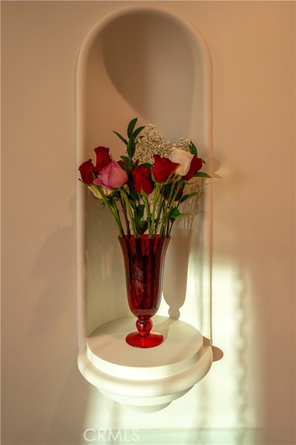 Detail Gallery Image 47 of 74 For 17437 Oak Creek Ct, Encino,  CA 91316 - 5 Beds | 5/1 Baths