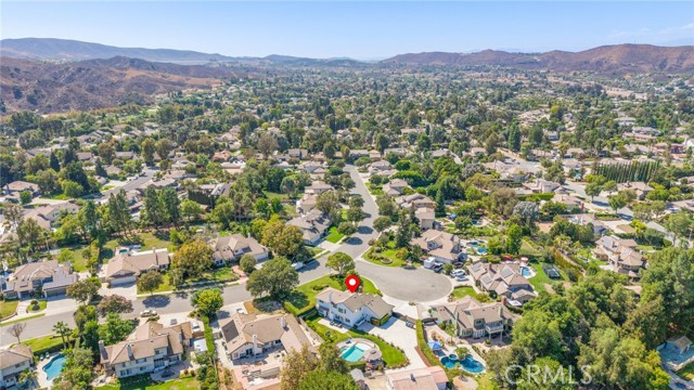320 Forelock Court, Simi Valley CA: https://media.crmls.org/medias/c1a66f18-4eea-427f-8929-9f768134444d.jpg