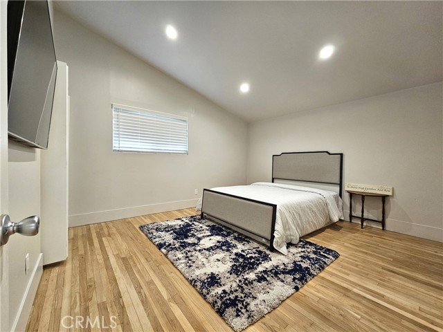 Detail Gallery Image 14 of 26 For 17530 Tuba St, Northridge,  CA 91325 - 4 Beds | 2/1 Baths