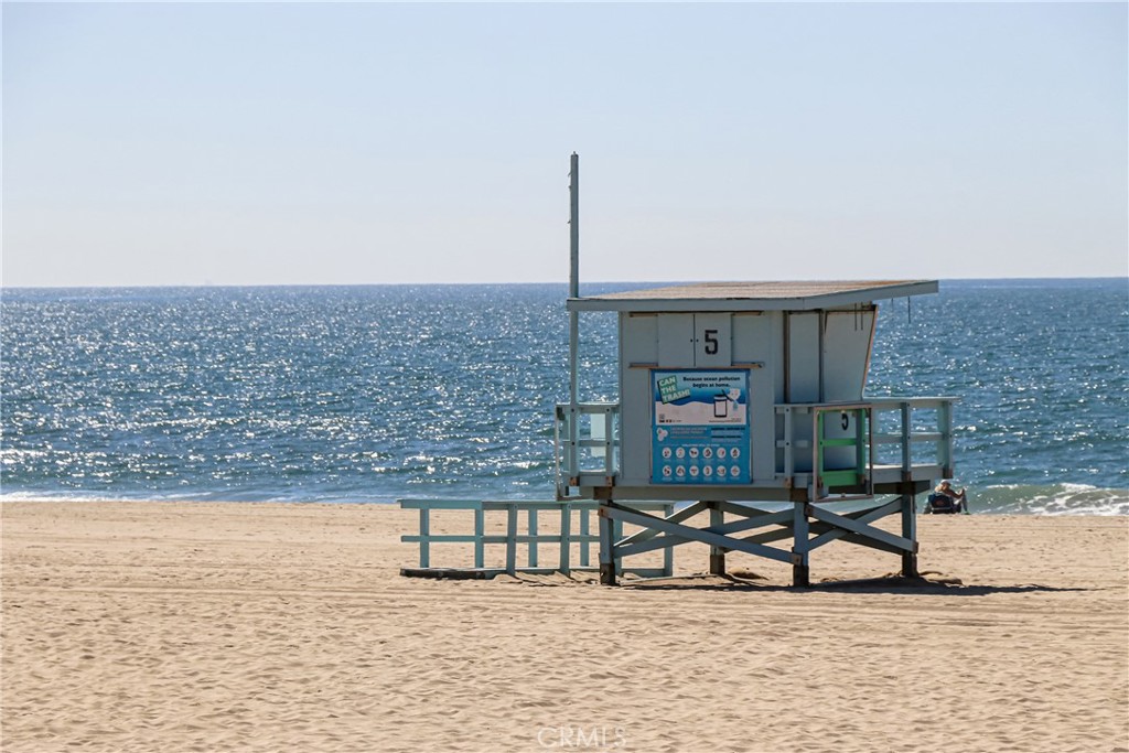 https://media.crmls.org/medias/c1a6e1c3-2c1f-4b7c-9a52-f67eff788c62.jpg?preset=X-Large
