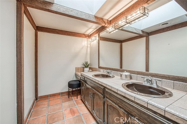 6641 N Van Ness Boulevard, Fresno CA: https://media.crmls.org/medias/c1a709dc-dd51-40d6-aed6-11aa4ee005b2.jpg